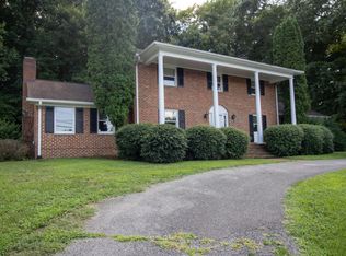 1015 Hardy Rd, Vinton, VA 24179