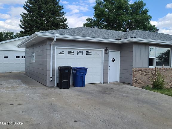 3rd image of 240 6th Ave E