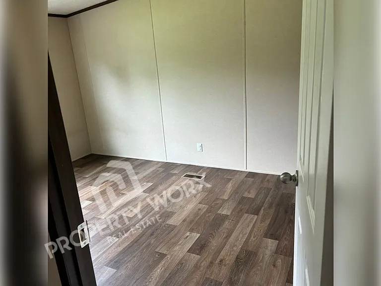 4815 Mike Ln — Photo 9
