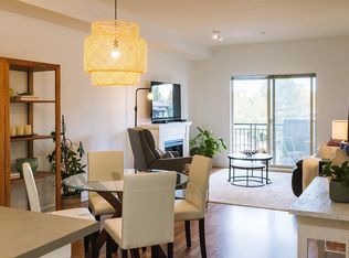 10088 148th St #403, Surrey, BC