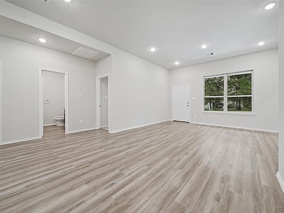 2nd image of 20142 Parkway Ln