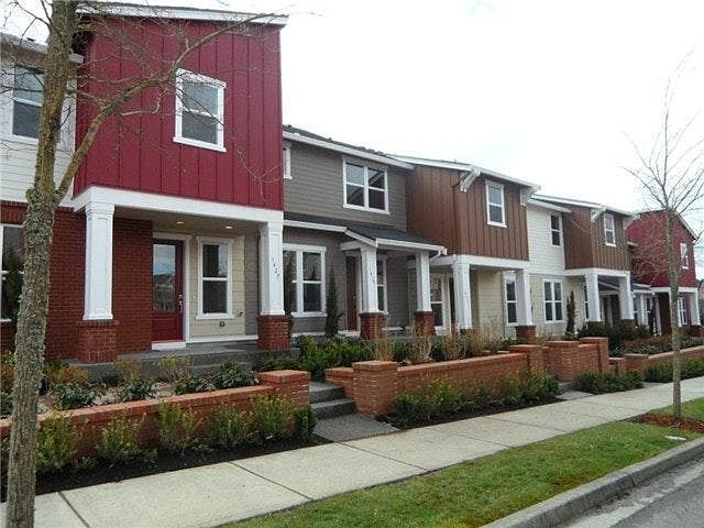 1st image of 1101 NE Hickory Ln