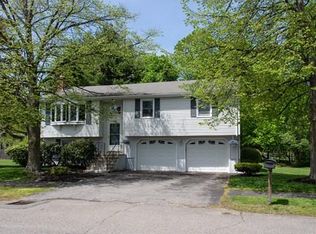 20 Countryside Ln, Reading, MA 01867