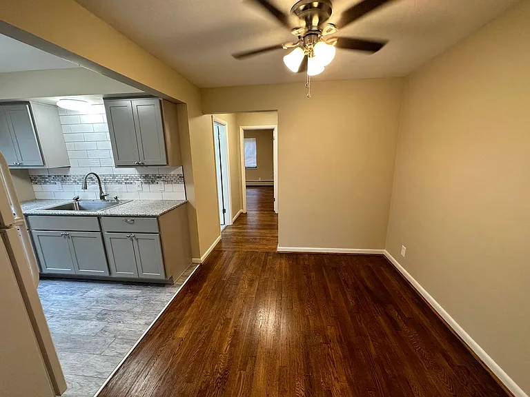 4955 Kelsch Ln — Photo 4