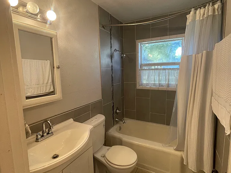 4300 Valentine St — Photo 14