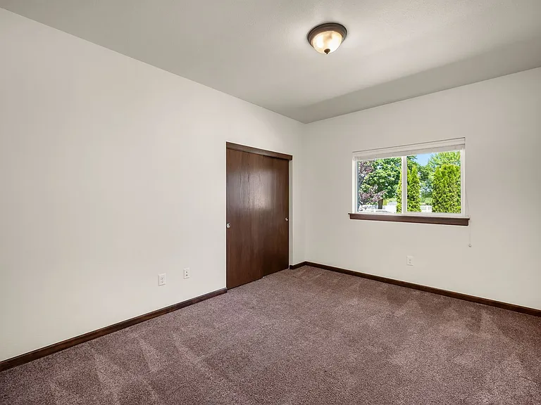 13907 E 14th Ln — Photo 12