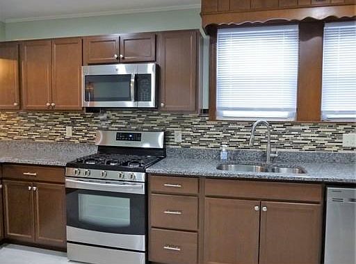 5th image of 96 Parkland Ave