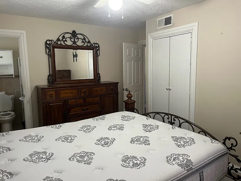 1331 W Hayes St — Photo 25