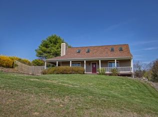 98 Hillandale Dr, Troutville, VA 24175