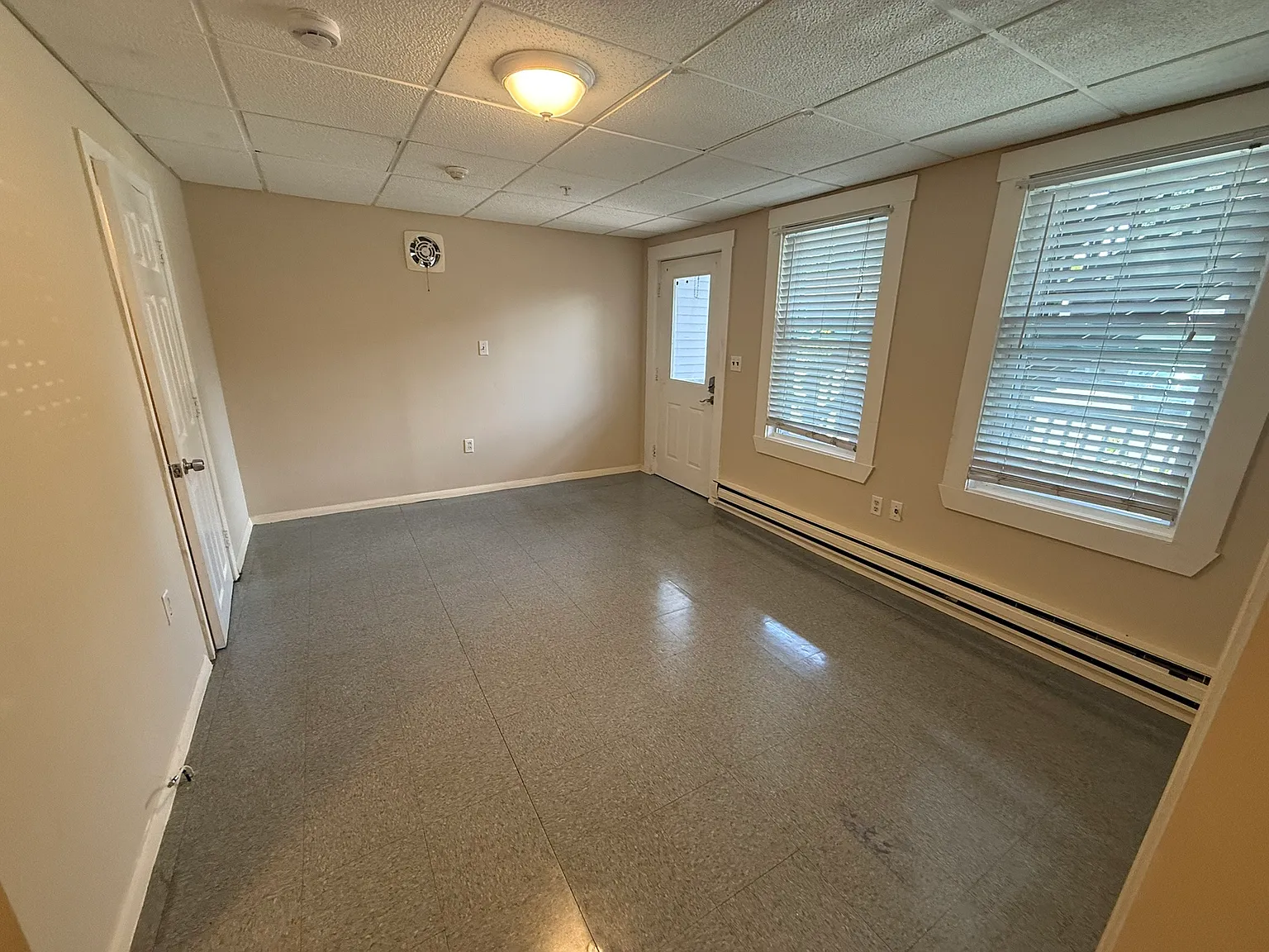Studio, 550 sqft, $1,500 — Photo 4