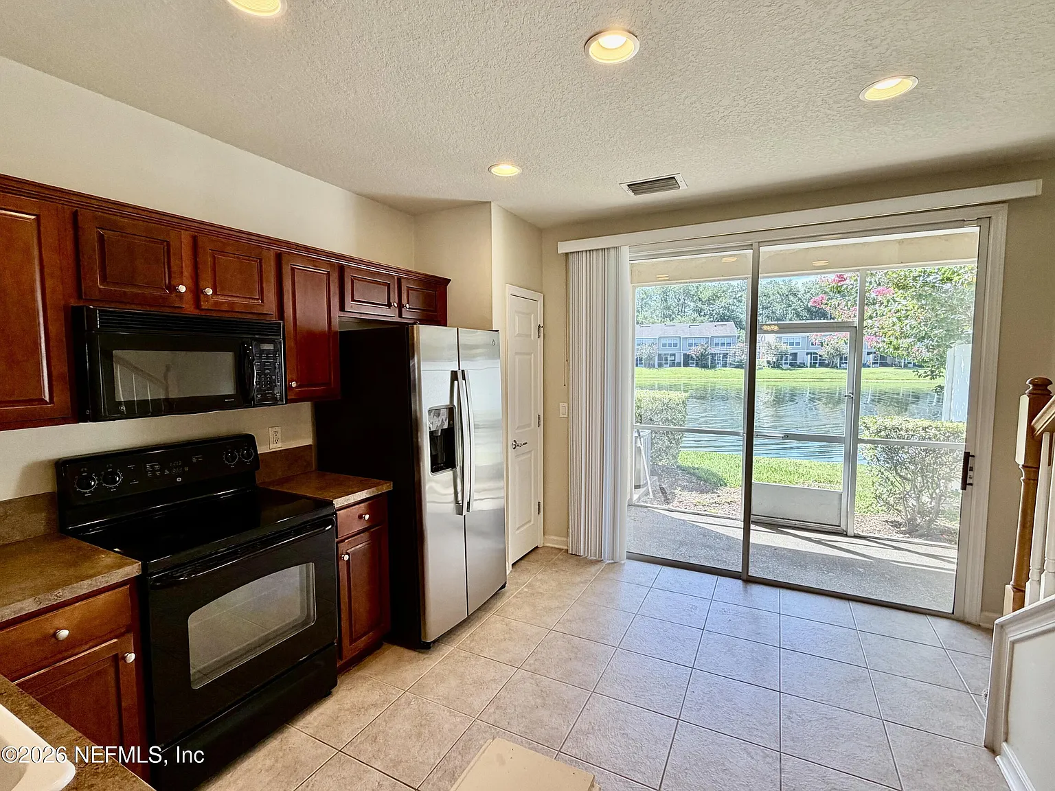 2 bed, 2.5 bath, 1248 sqft, $1,625 — Photo 4