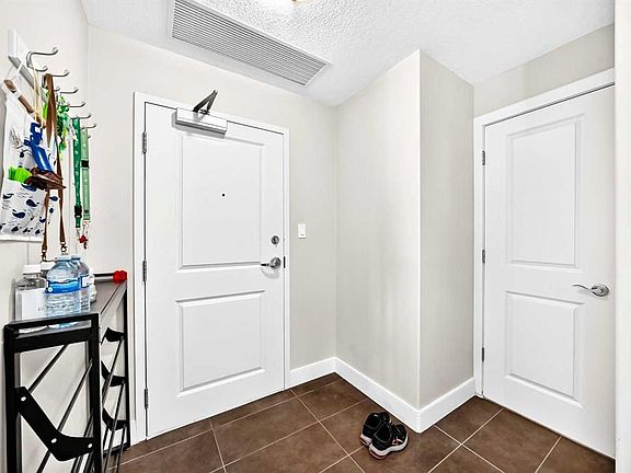 4th image of 77 N Spruce Pl SW #1407