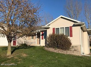 649 Meadowview Dr, Saint Charles, MN 55972
