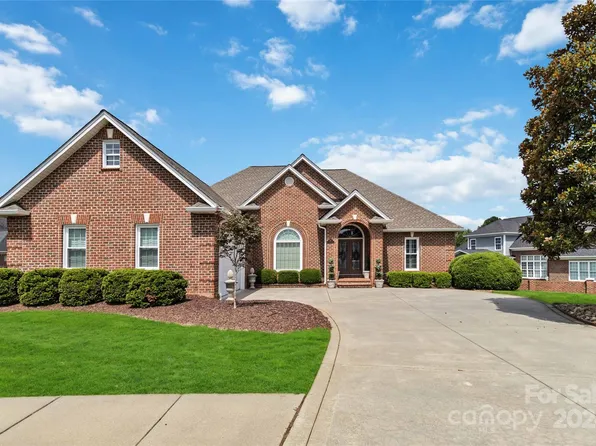 106 Plantation Ct, Shelby, NC 28150
