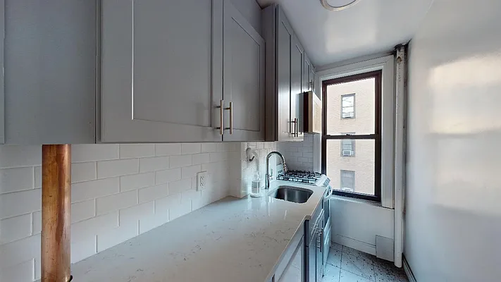 Rented by Bond New York | media 3