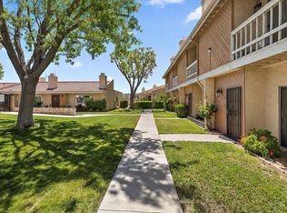 16465 Green Tree Blvd APT 18, Victorville, CA 92395