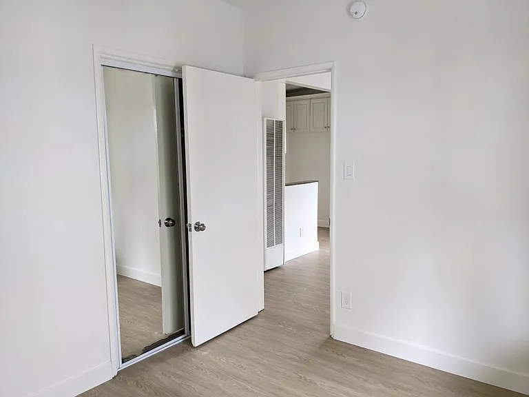 1248 N Las Palmas Ave #6 — Photo 7