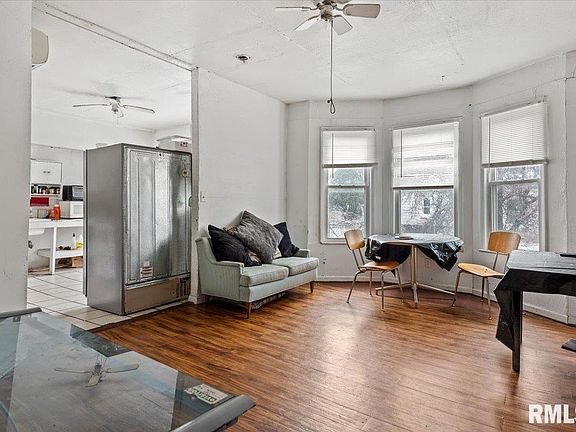 4th image of 922-924 N 4th St