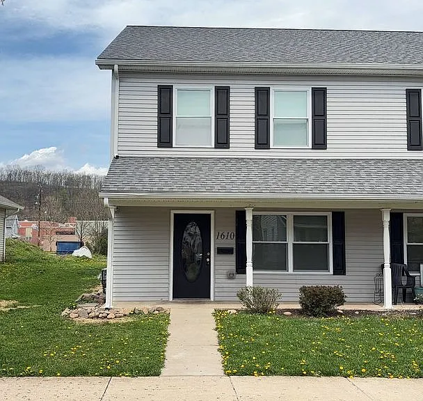 1610 Scott St — Photo 1