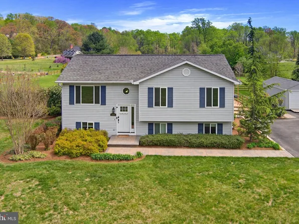 3229 Beards Point Rd, Davidsonville, MD 21035