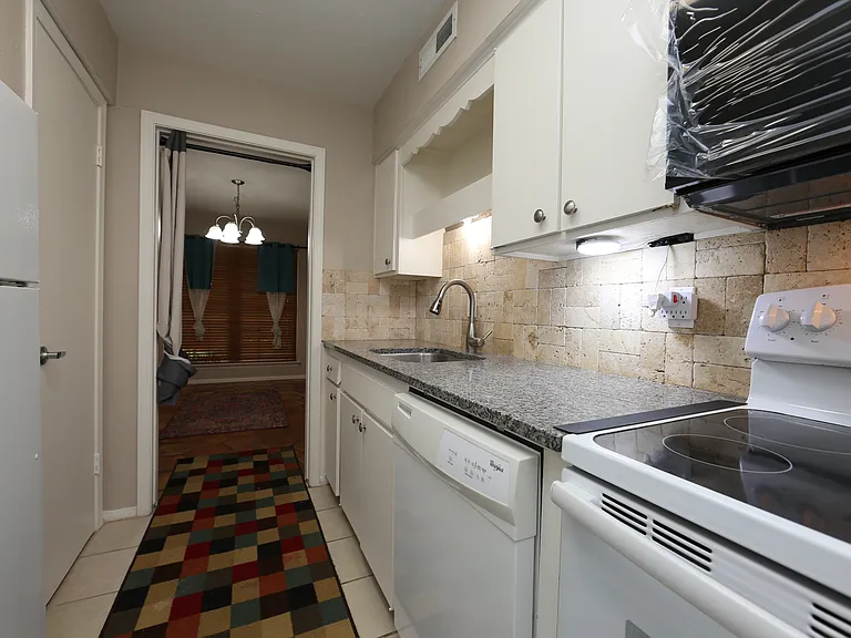 7727 Meadow Park Dr #111 — Photo 25