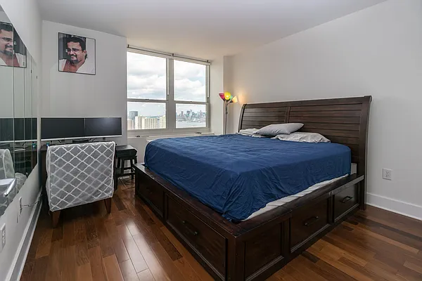 Sold by Nestseekers | media 6