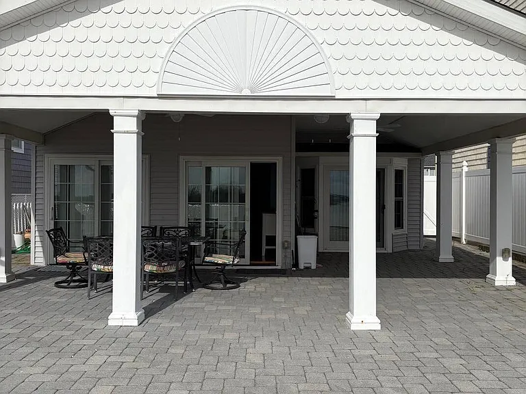 11 Harborside Dr W — Photo 16
