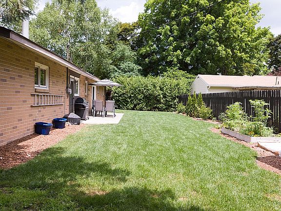 2nd image of 510 Pinecrest Ave
