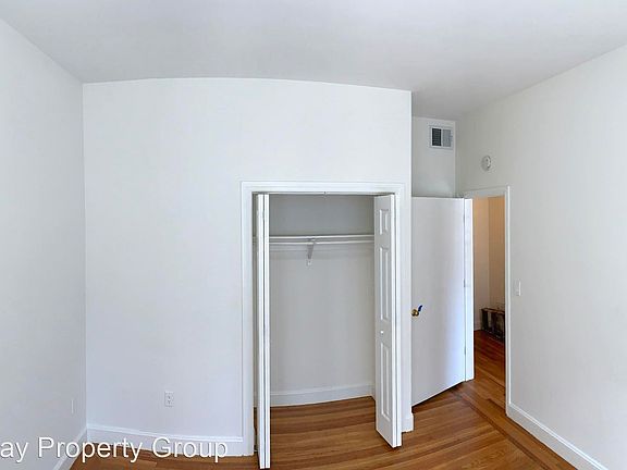 5th image of 1564 Jackson St