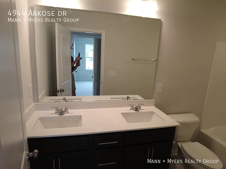 4944 Arkose Dr — Photo 28