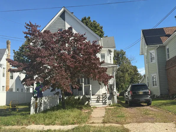 814 S Main St, Williamstown, NJ 08094