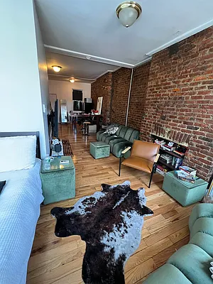 Rented by Delmark Realty LLC | media 17