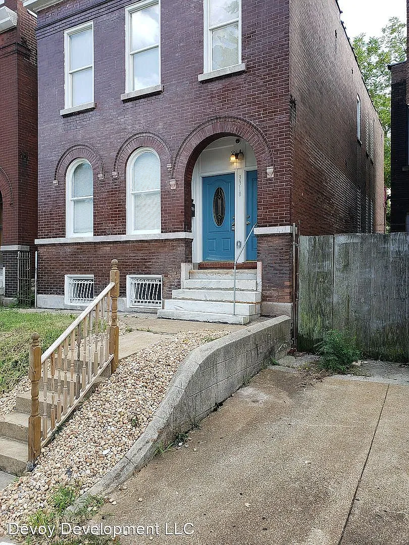 3318 Chippewa St — Photo 1