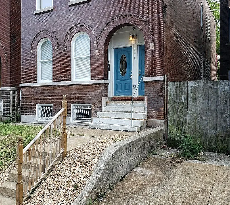 3318 Chippewa St #2F