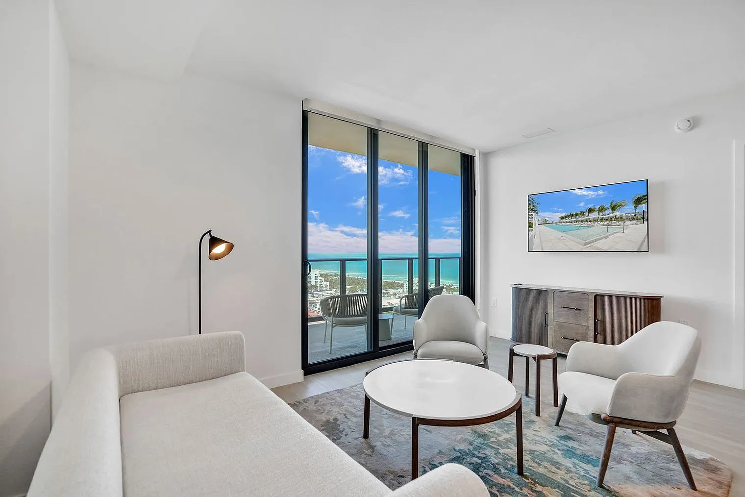 2 bed, 1.0 bath, $7,487 — Photo 1
