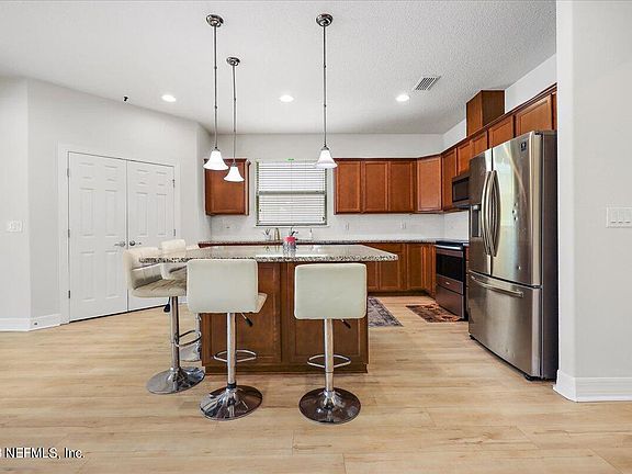 5th image of 15 MADELINE Court