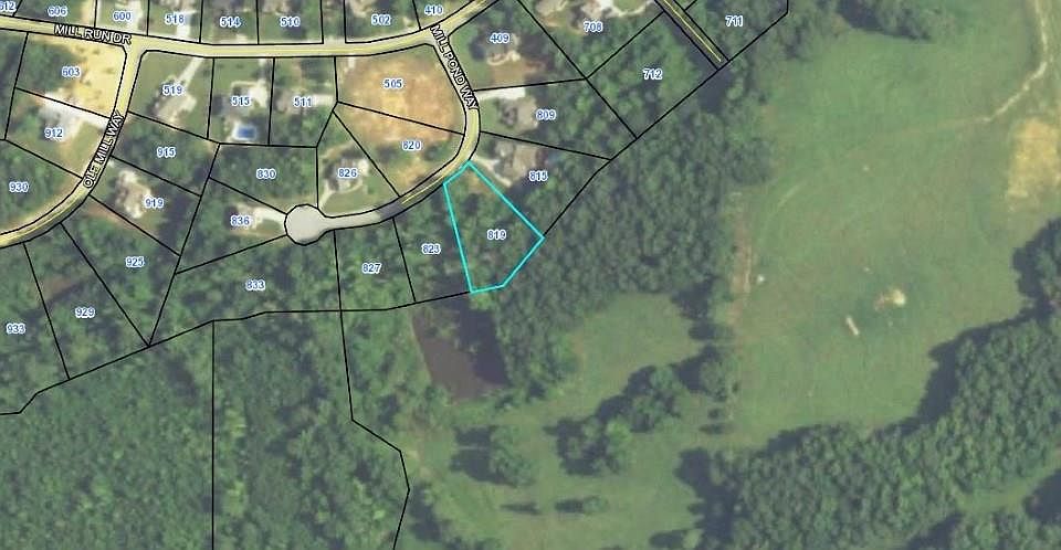 2nd image of 819 Mill Pond Way