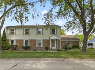 24621 Spring Ln, Harrison Township, MI 48045