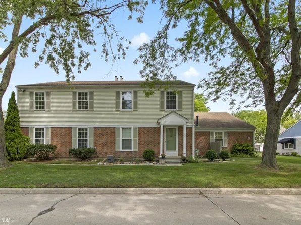 24621 Spring Ln, Harrison Township, MI 48045