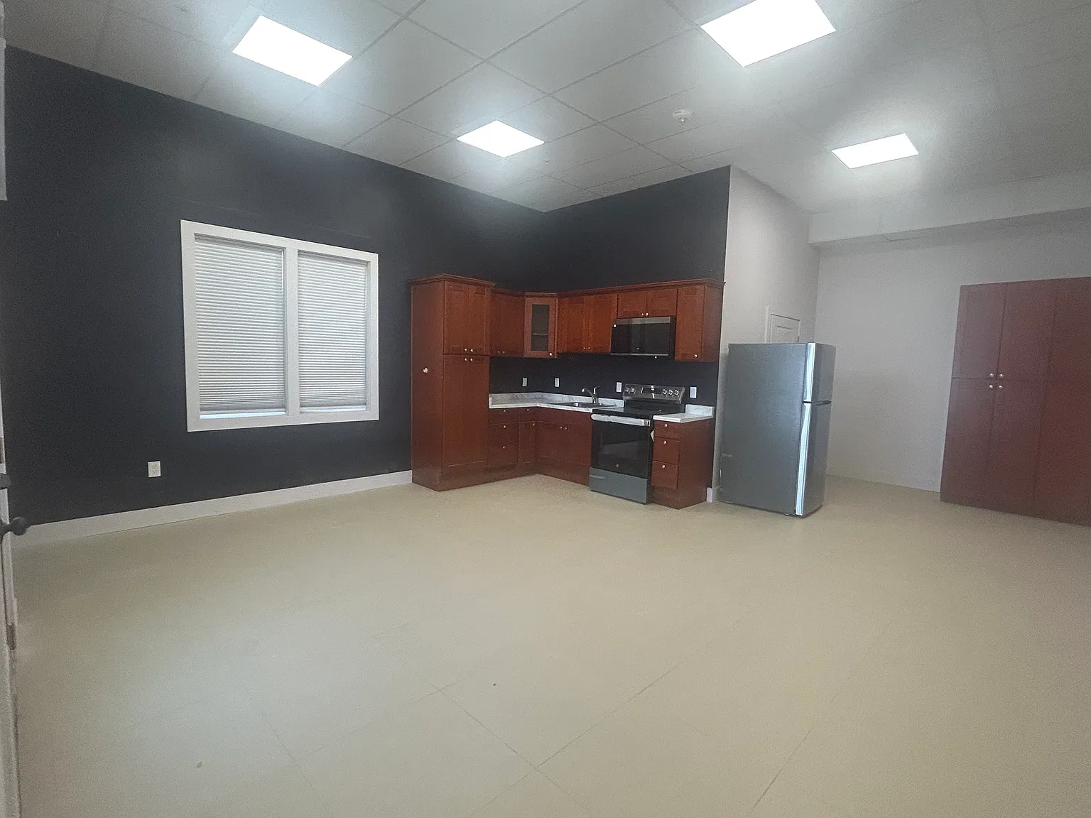 Studio, $2,150 — Photo 2