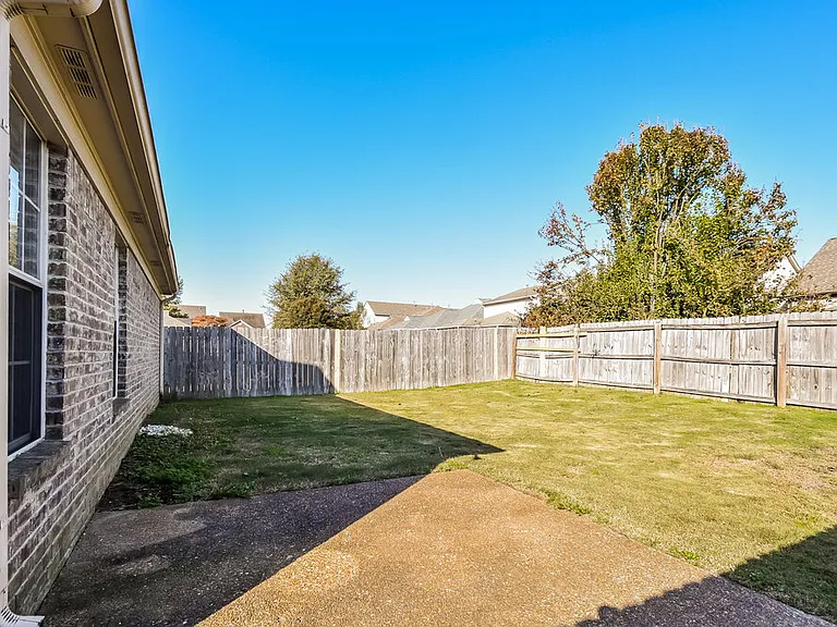 7862 Fallstone Rd — Photo 16