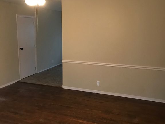 3rd image of 9403 Stark Ave