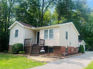 17666 Redwood Rd, Lake Milton, OH 44429