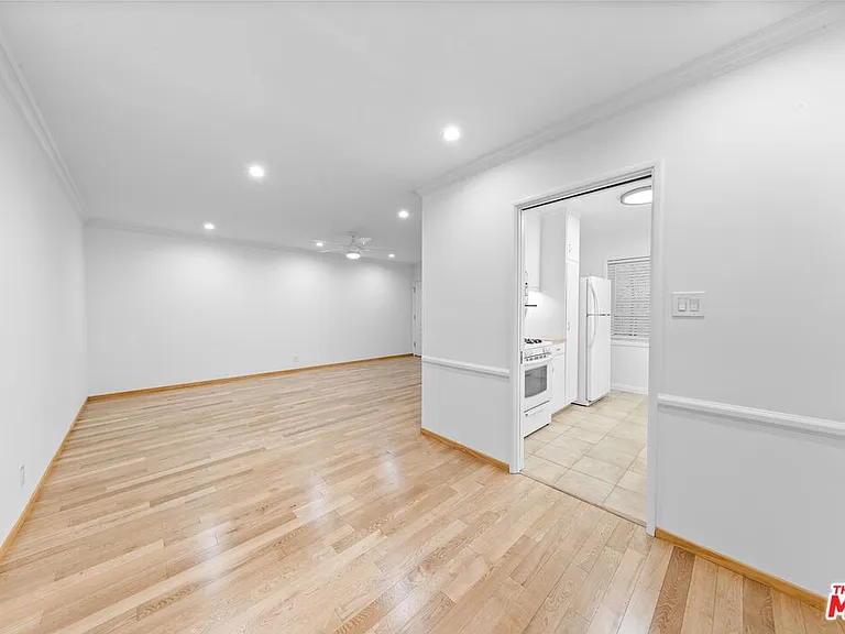 927 6th St #3 — Photo 9