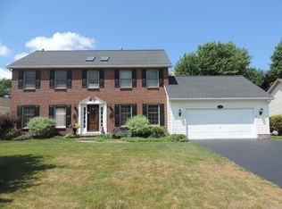 213 Willow Ridge Trl, Rochester, NY 14626