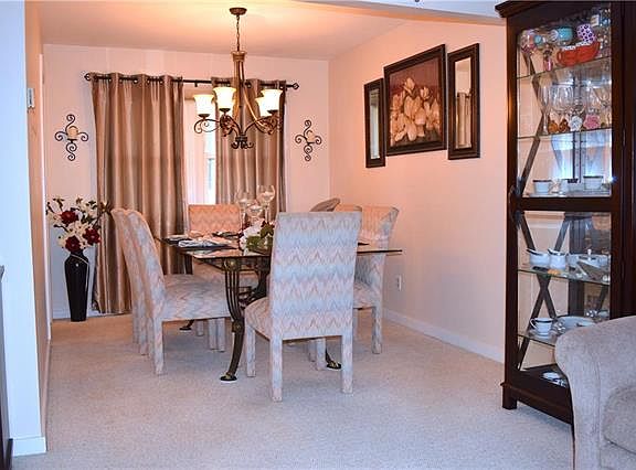 5th image of 3149 Easthill Dr