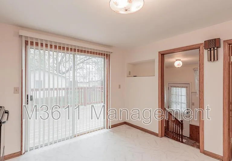 446 E St — Photo 23