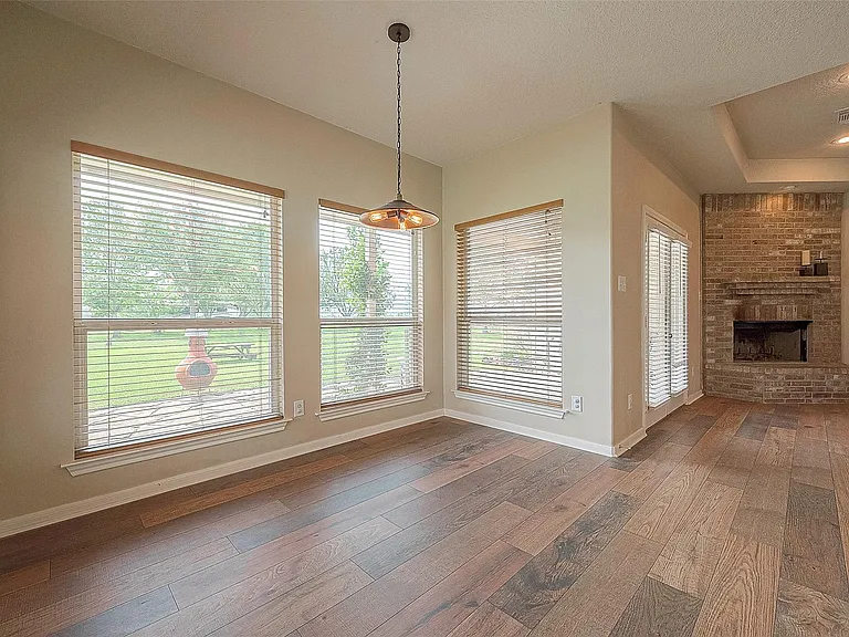 14403 Vlasta St — Photo 13
