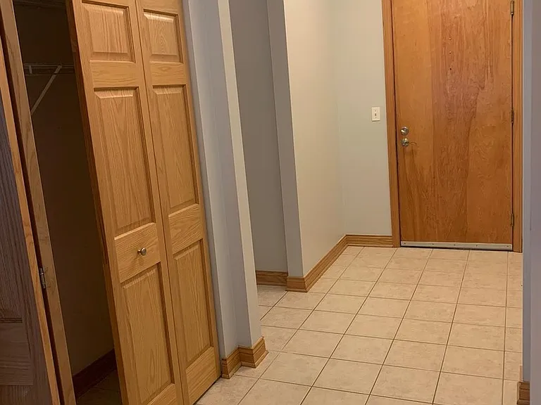 101 Pointe Dr #102 — Photo 11