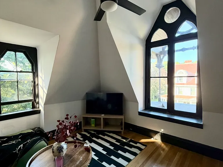 8 Claremont St #3B — Photo 7